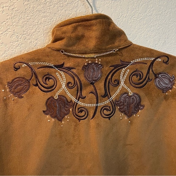 Women’s St. John Sport brown western style faux suede floral embroidered jacket - Picture 9 of 11